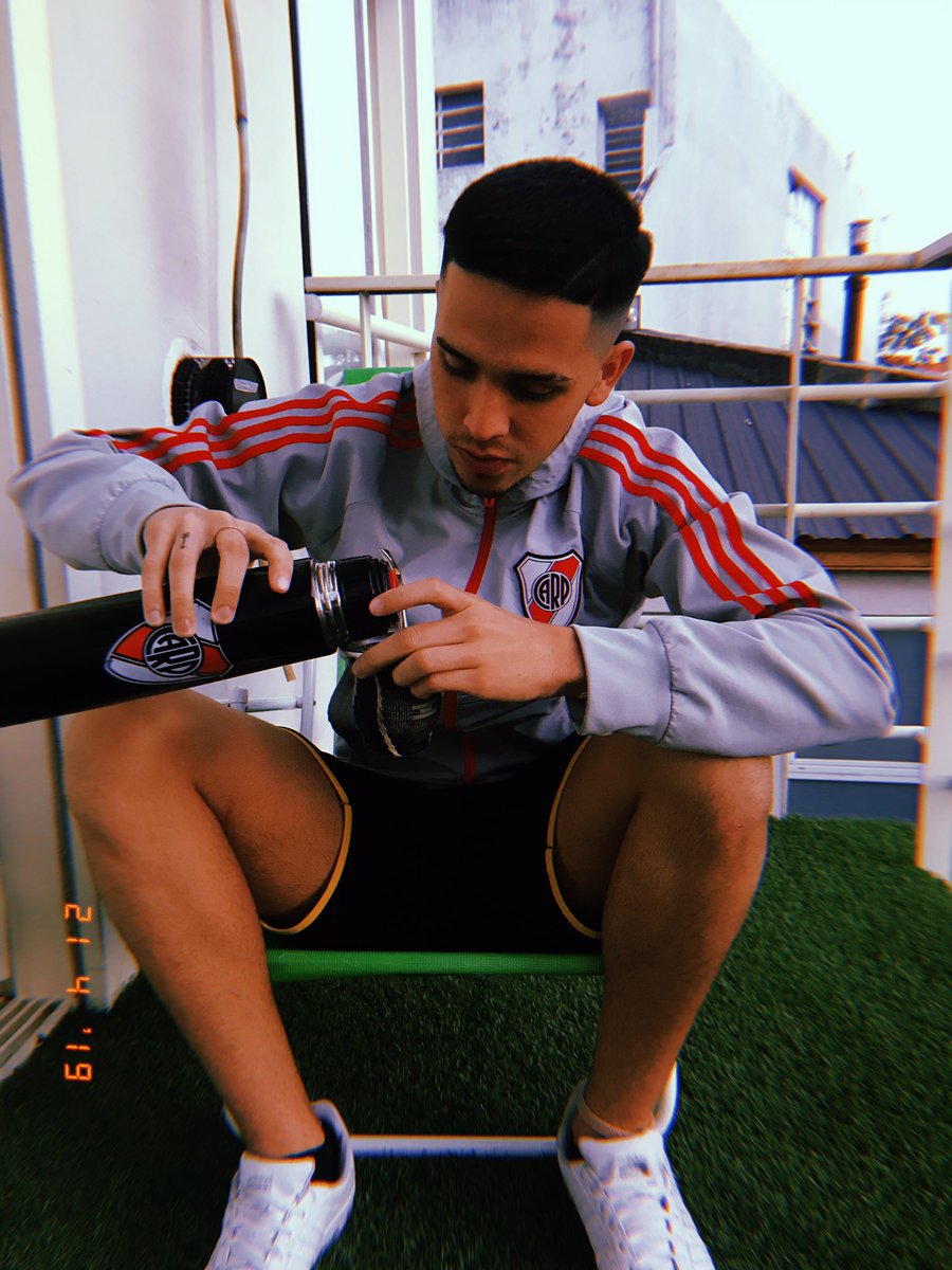 JoniBerardi's tweet photo. ⚪️🔴 https://t.co/LIBmfHXJt2