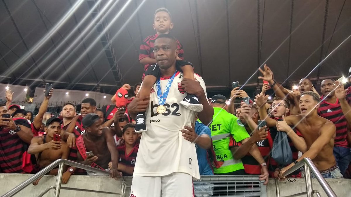 Flamengo's tweet photo. Í D O L O! #FestaNaFavela https://t.co/qBCCXSnQq6