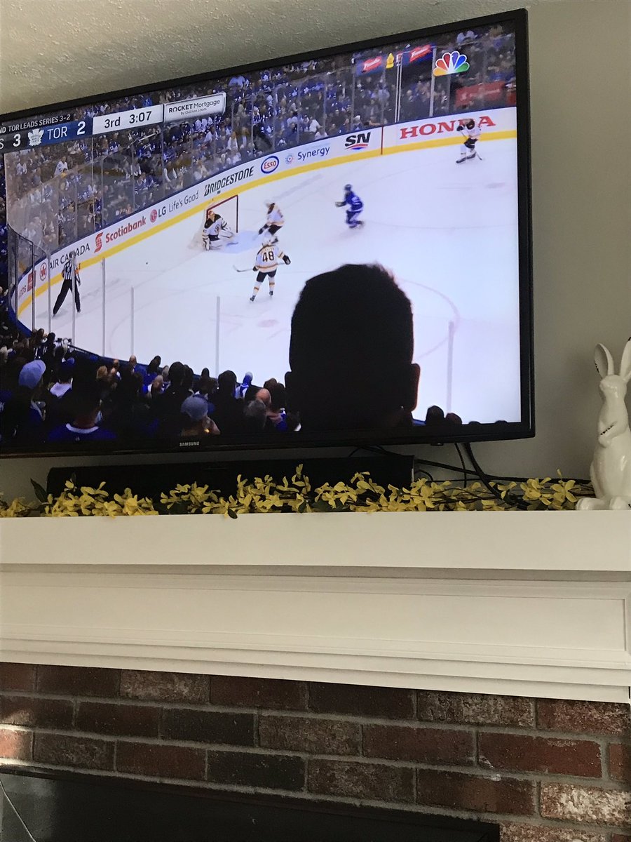 This guy needs to sit down right!?!@cmcrocker <a href="/spittinchiclets/">Spittin' Chiclets</a> <a href="/MikeGrinnell_/">Mike Grinnell</a>