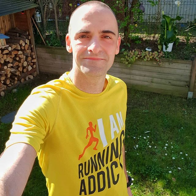 juliendjozikian's tweet photo. Et voilà ! Une semaine que le marathon est passé...
Qui n'a fait que courir après le chocolat ?
Qui est déjà retourné #aucarton ? https://t.co/Pxgbg7CXdl https://t.co/d9FE6VRmnI