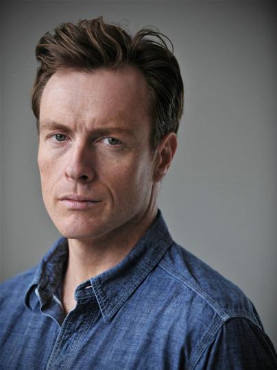 Happy birthday Toby Stephens! \99 winner for RING ROUND THE MOON 