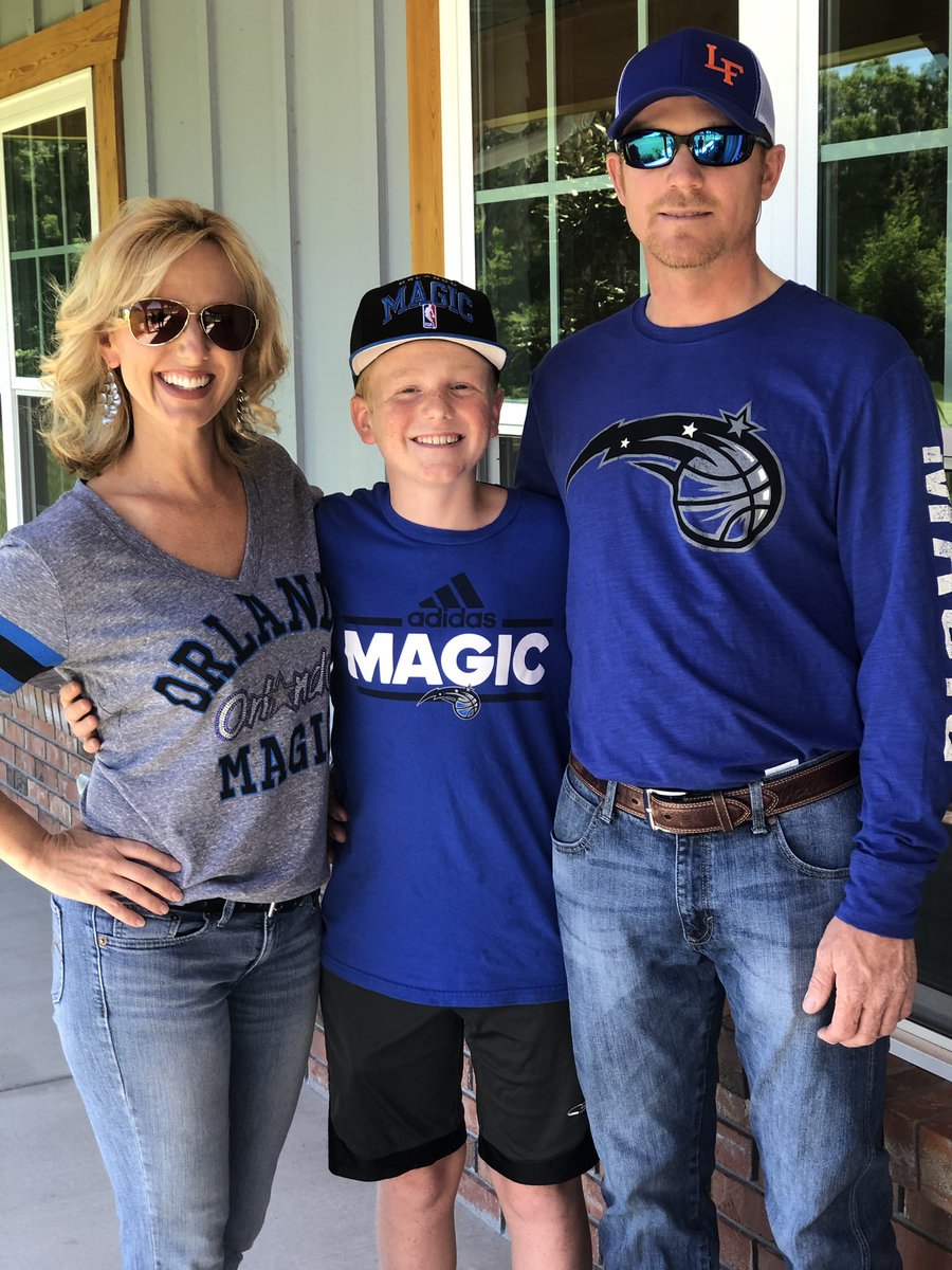 sara_lefils's tweet photo. Ready to watch a WIN! #puremagic #blueandwhiteignite https://t.co/Rt8ktCSs2G
