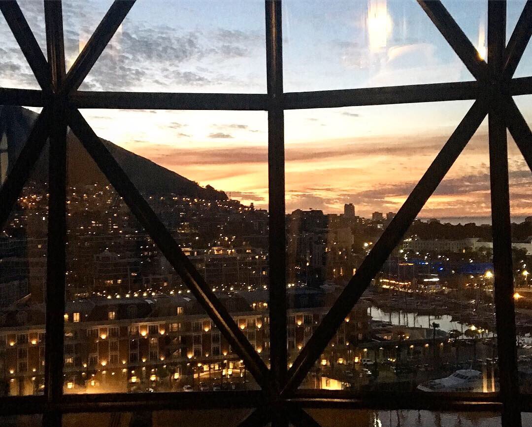 carterandcoltd's tweet photo. There are views... then there are views... @TheSiloHotel you are spectacular. #capetownwaterfront https://t.co/BdaPDX9Nin