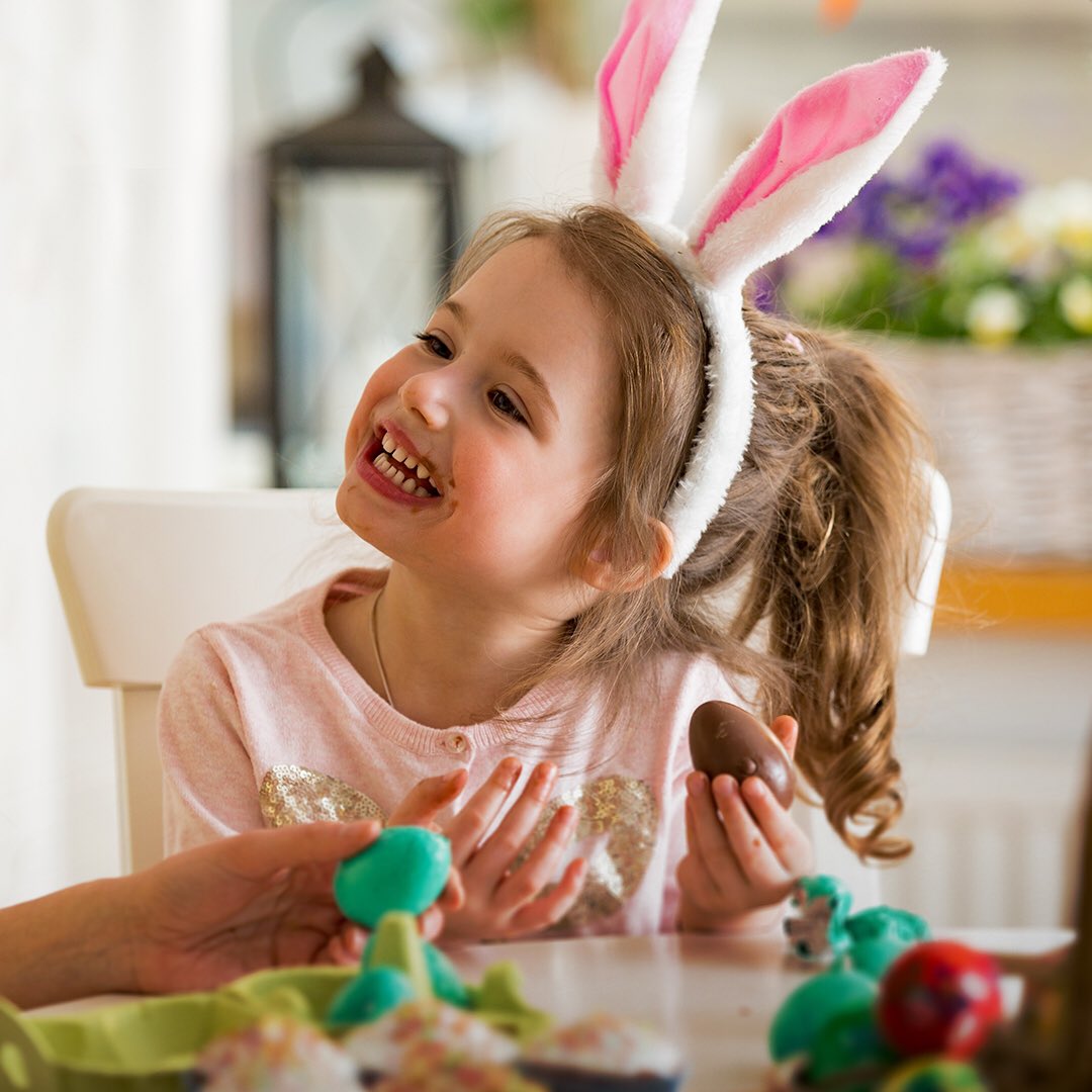 Es un misterio qué viene dentro de cada huevo de Pascua. Es una certeza que Easy Taxi llega en 6 minutos.