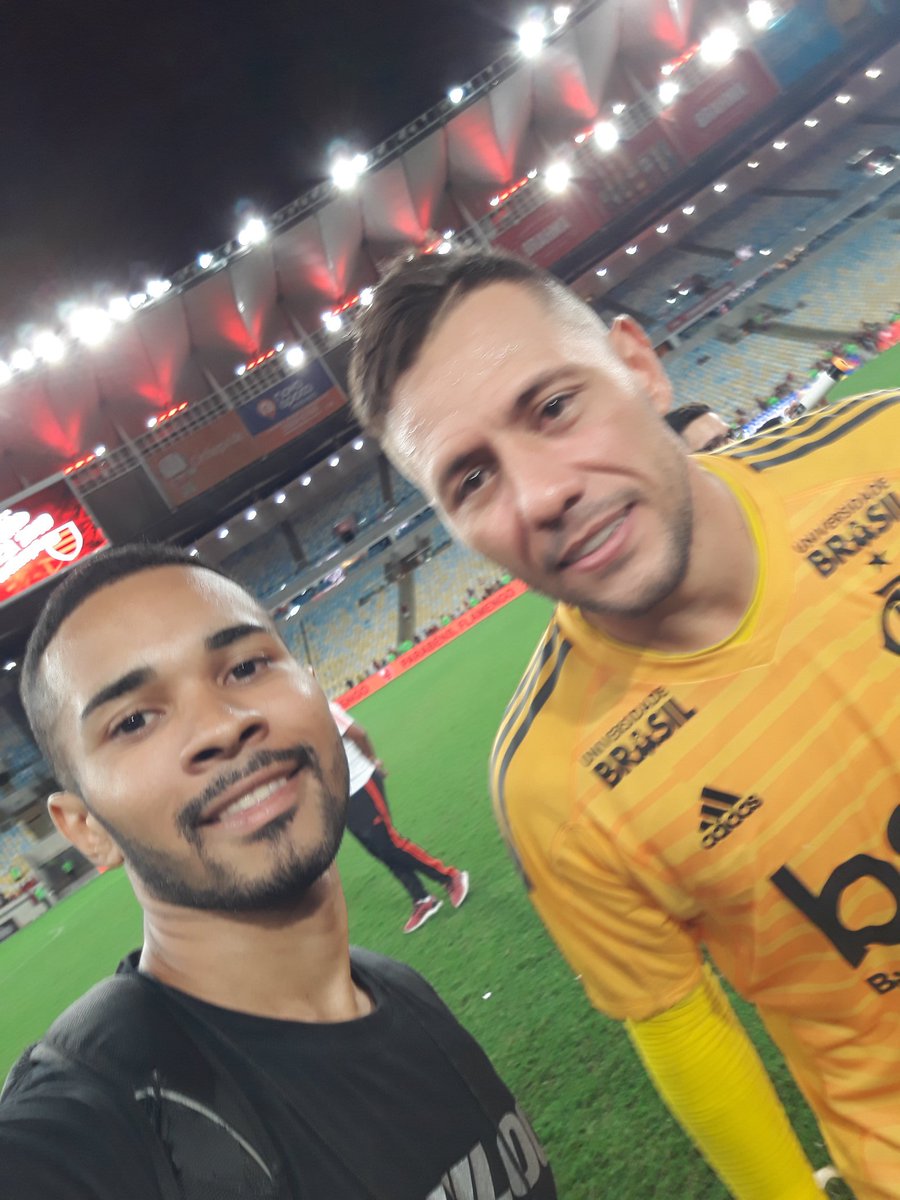 IgoMonteiros's tweet photo. É CAMPEÃO! ISSO AQUI É FLAMENGO. 
ZEREI A VIDAAAAAAA,OBRIGADO DEUS! 
OBRIGADO MEU FLAMENGO 🔴⚫
#FestaNaFavela #FLAxVAS #FLAMENGO https://t.co/0nuVu9QTy8