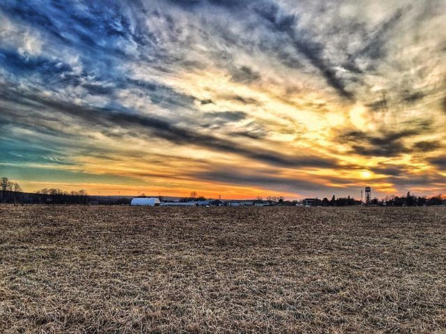 locallovetruro's tweet photo. Beautiful scene at Dal AC. April, 2019✨
.
📸: @feli.go_
#locallovetruro #sunset #dalac @dalagriculture https://t.co/L7bsB65XvD https://t.co/hNHteLXv7X