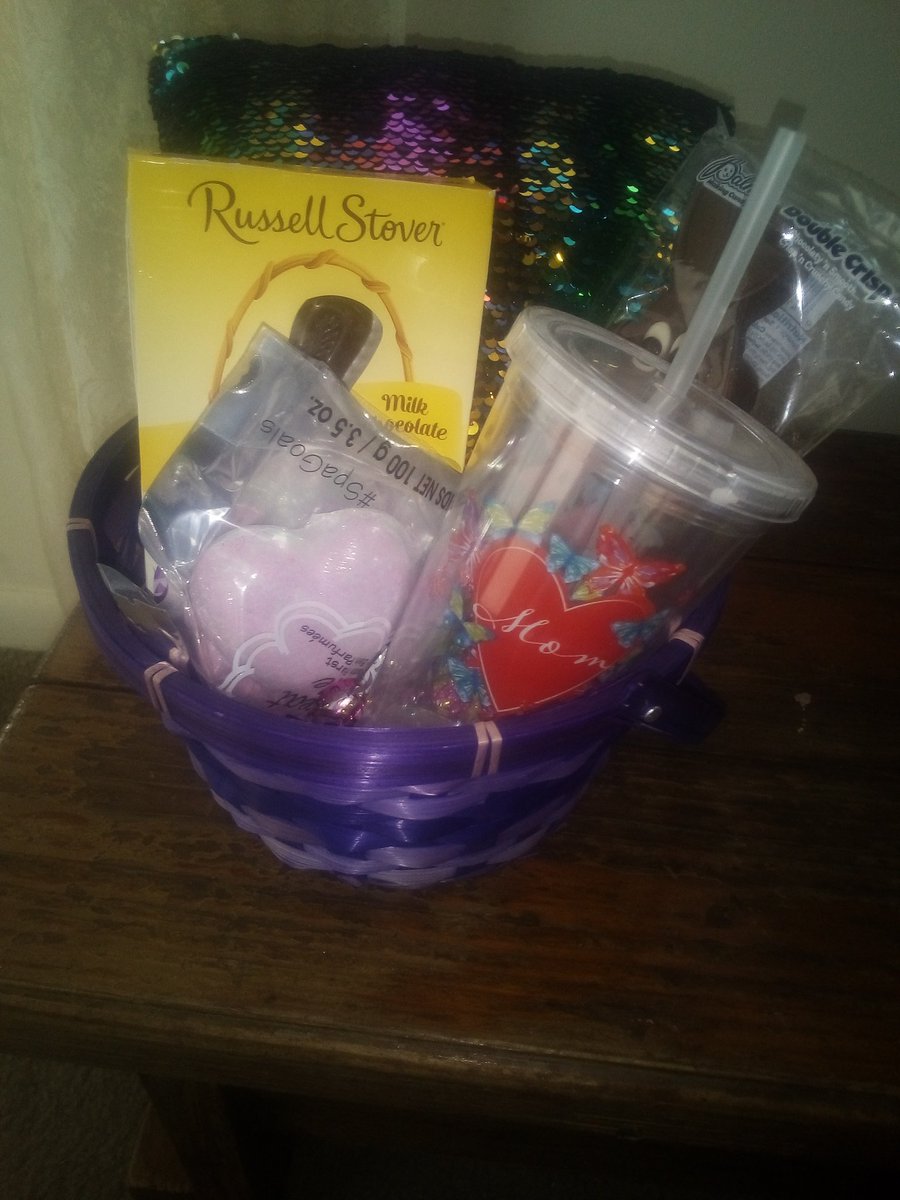 Stacy43175346's tweet photo. Gift from my kids!💕💜 https://t.co/IFGlyFDGIE