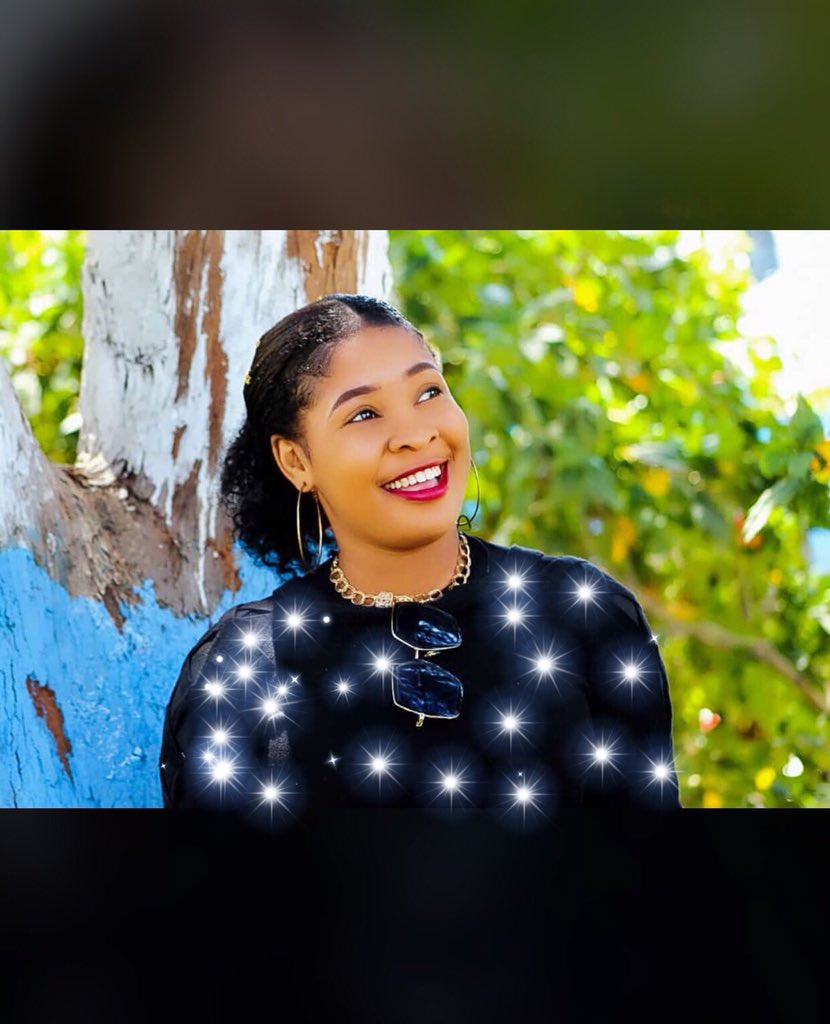 QueenSancha3's tweet photo. Sourim sé richès mwen😍😍👑 https://t.co/FJNLfF7ALW