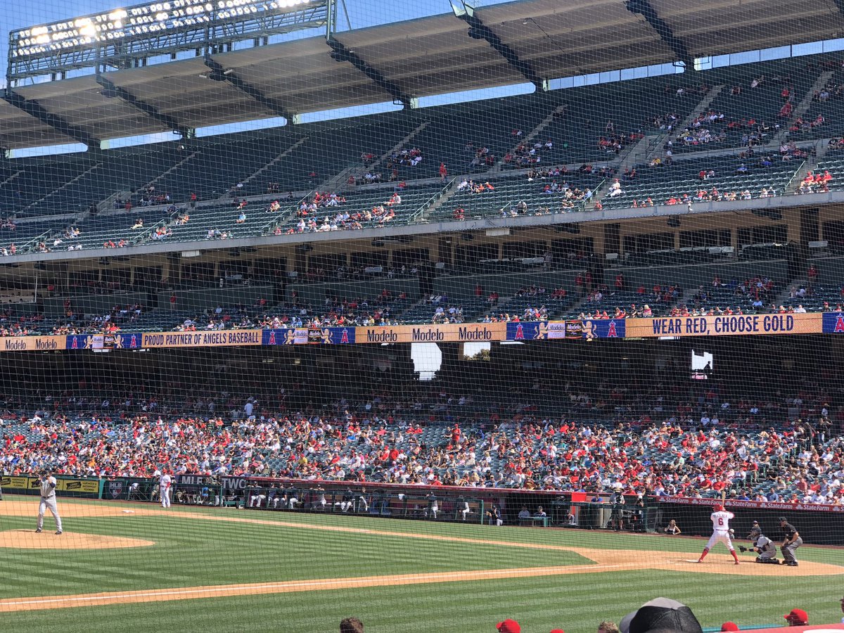 JessOchoaMEd's tweet photo. Time for some @Angels #Baseball at the #BigA. ⚾️
#EasterBaseball | #Baseball | #BigA | #AngelsBaseball | #FamilySport https://t.co/knw0XmHFUJ