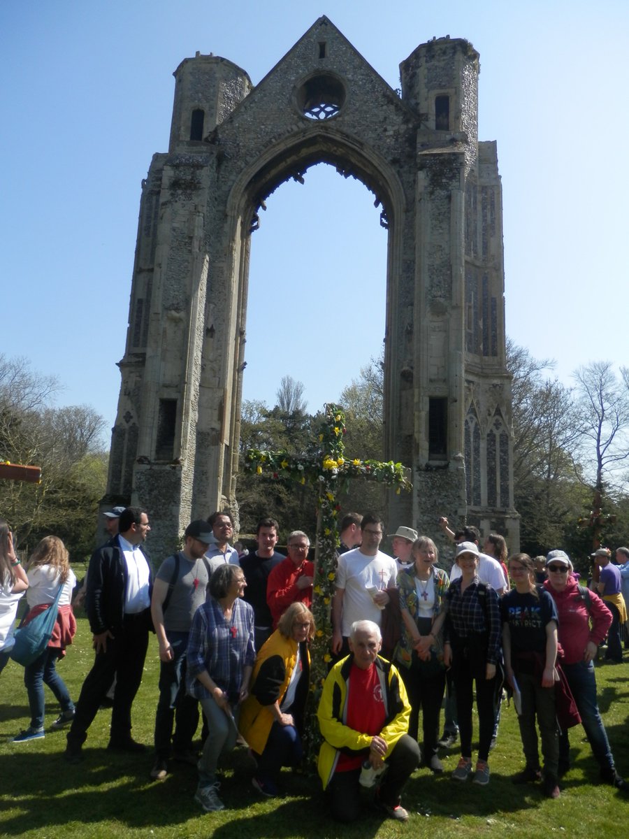 SXOxford's tweet photo. Happy Easter from Oxford Leg. #StudentCross #JesuitsBritain #EasterSunday https://t.co/QzpxAgZdO5