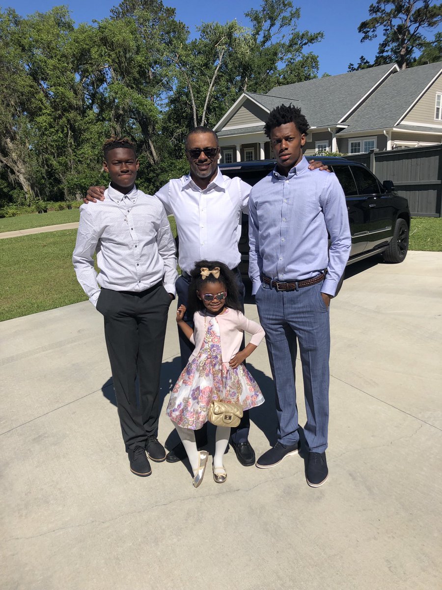 CoachTaggart's tweet photo. Happy Easter to everyone. Go Noles! #Family #ExtremelyBlessed https://t.co/i8Q4F7XRvn