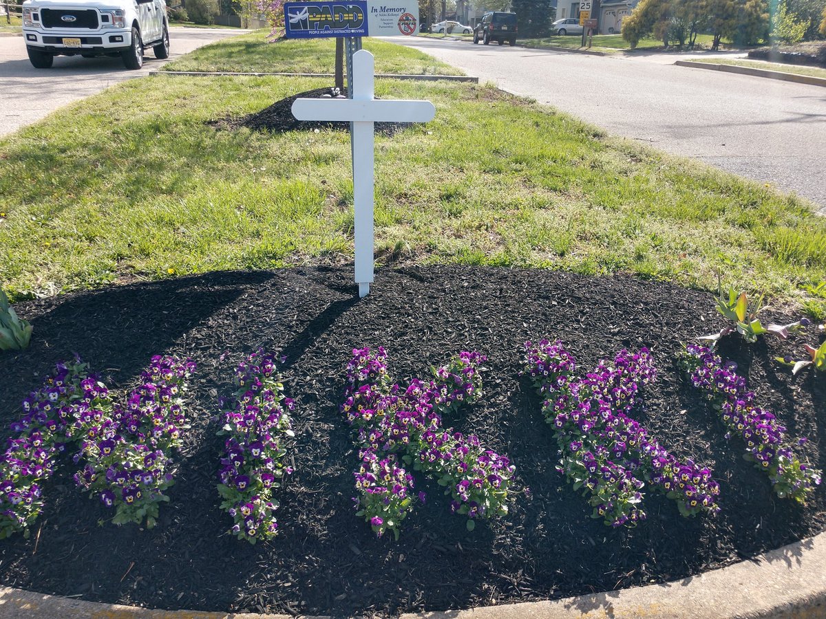 Over 100,000 families of victims of DUI of cell phones had an empty chair today during #easter dinner. Want to help #padd end this epidemic? Tomorrow take one trip without looking at your phone. The life you save may be your own.