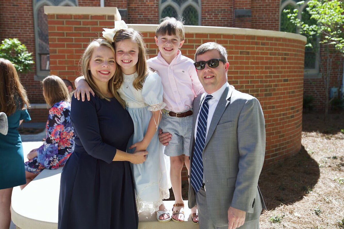 ouumc's tweet photo. We loved seeing everyone’s smiling faces as we came together to celebrate the resurrection of Jesus Christ! #OUEaster https://t.co/YUrT9rboqv