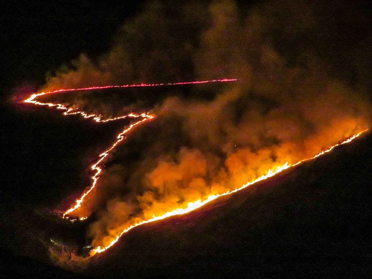 For another idea of scale with the #moorland #fire over #Marsden that’s a flashlight in the bottom left 😦🔥  #marsdenmoor