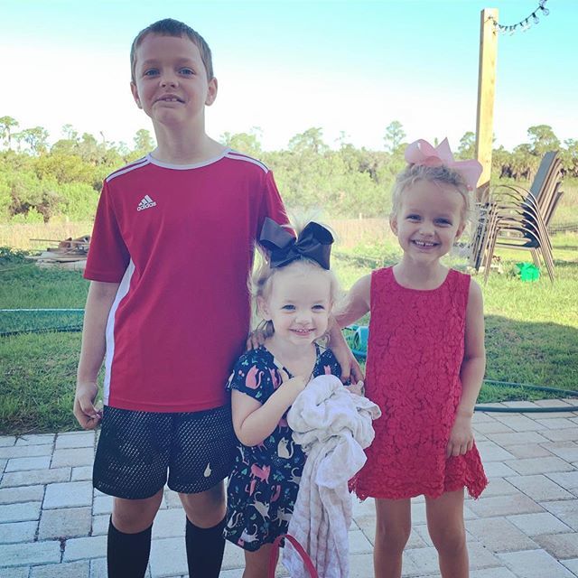 frankenhomes's tweet photo. Happy Easter from the frankenbunch!! #happyeaster #frankenteam https://t.co/yq2AZwpJ7o