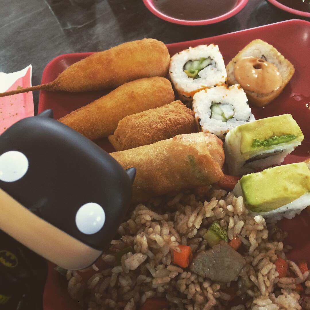 MiniBatmanFunko's tweet photo. Comida japonesa! 😁😝🙃😅😌😆 #sushi #groshiexpress #veracruz en Groshi Express Boca del Rio - Veracruz https://t.co/FoHSDK2nLY… https://t.co/FT42VsjFy3
