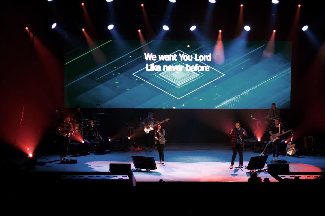 UnionHouseBand's tweet photo. Congreso, y’all never disappoint!! What an honor it was to worship alongside each of you, we will never forget it! 
From the Union House family to yours, Happy Resurrection Day! ✝️
#UH #Unionhouse #txcongreso2019 https://t.co/twqpmYlwZz