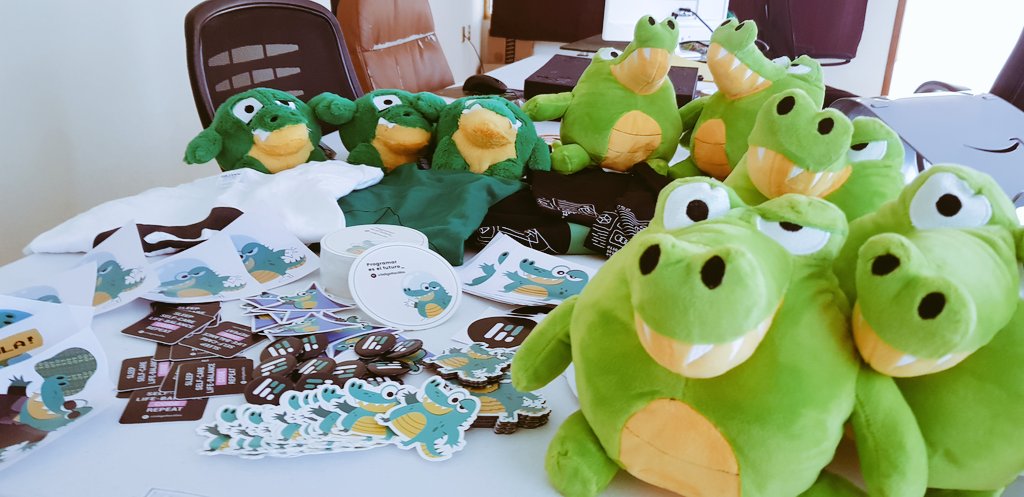 Literal una parte de todo el swag que preparamos para regalar en #TalentLand.

Nada de esto se vende, todo es para la comunidad.

Peluches, playeras, pines, porta vasos, stickers, imanes y mucho más.