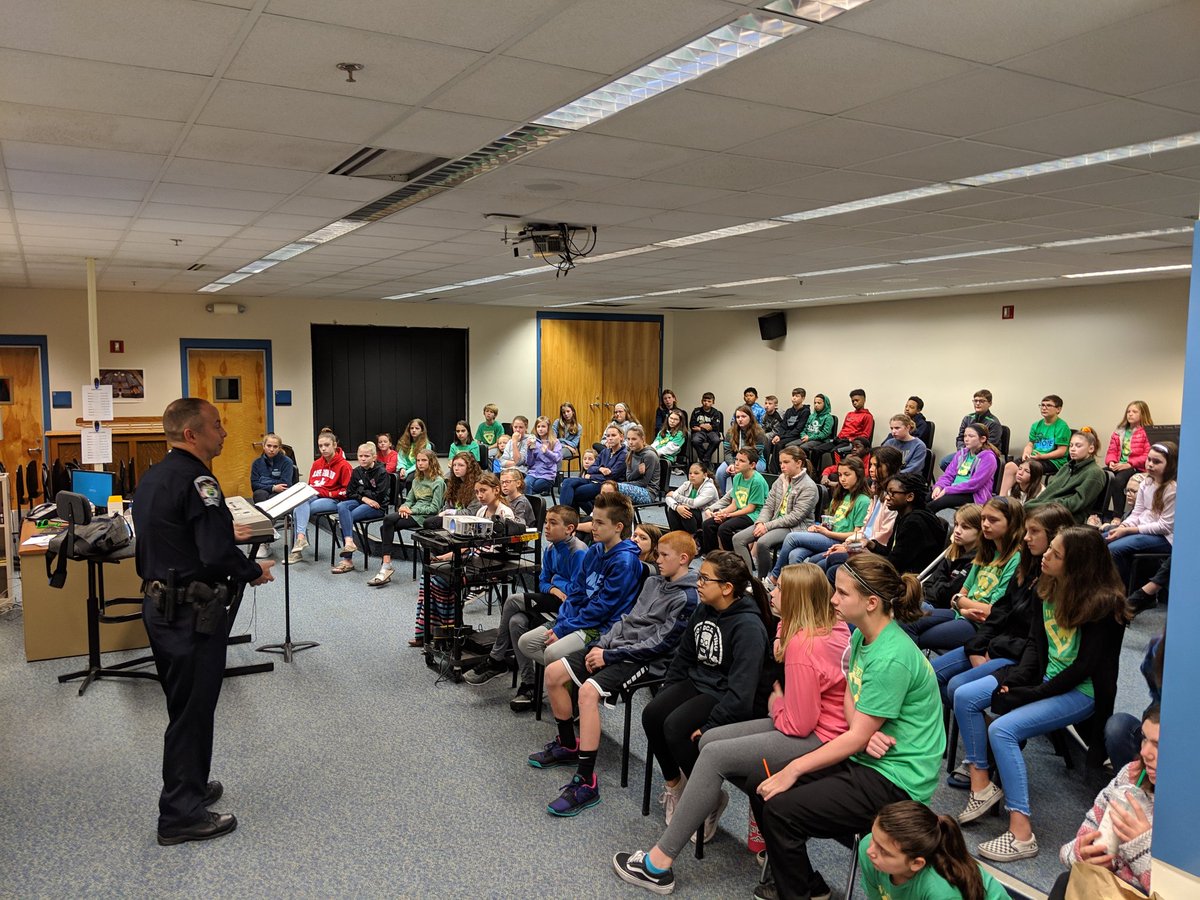 MrDeenik's tweet photo. Thank you @WestfieldPolice for taking the time talk #Leadership and #Integrity with #WISRocks Student Council! @MrMurrayWIS https://t.co/PjHxAPpNV6