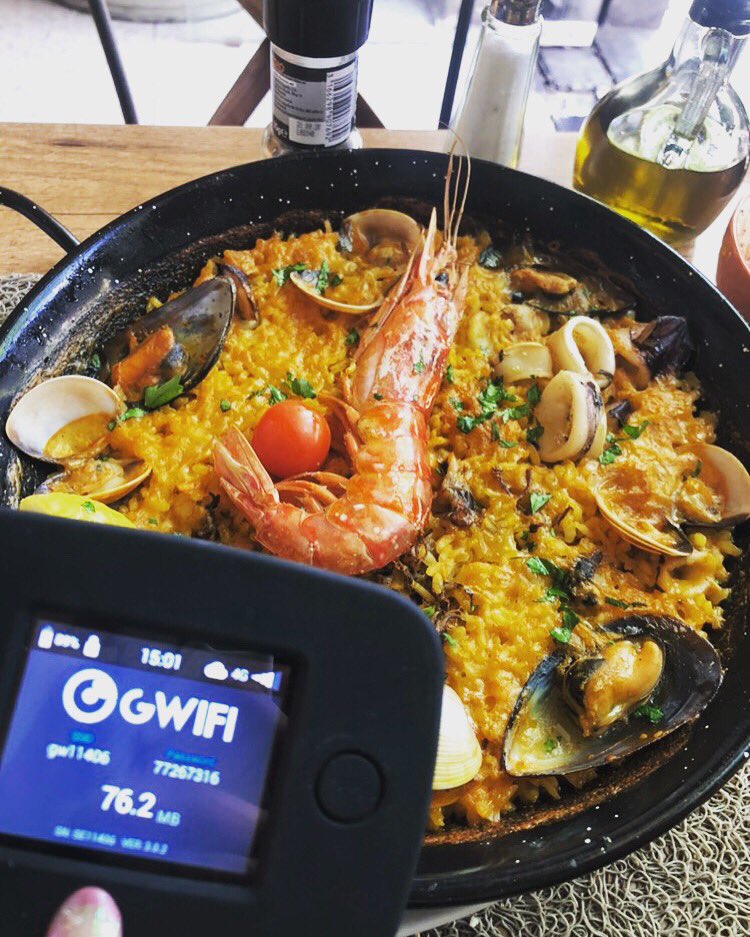 GwifiO's tweet photo. GWIFI in Spain 🇪🇸編〜
まだスペイン続きます〜💓
パエリア美味しそう〜😍！！
#gwifi #wifi #レンタルwifi #ワイファイ #無制限 #海外 #旅行 #出張 #インターネット #イイネ返し #フォロー歓迎 #myfi #マイファイ #ゴールデンウィーク #10連休 https://t.co/ZqFGFXRu2D