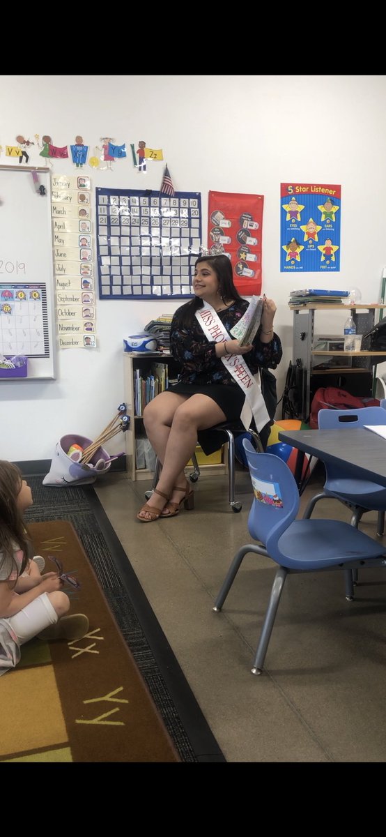 missphoenixot's tweet photo. I had the honor of reading one of my favorite stories to a Pre-K class  this afternoon. Swimmy is about a fish who is constantly belittled about being different, and later is the “warrior” for all of the other fish. The kids had some great insights ✨🐟 https://t.co/2j7HGZP8VY