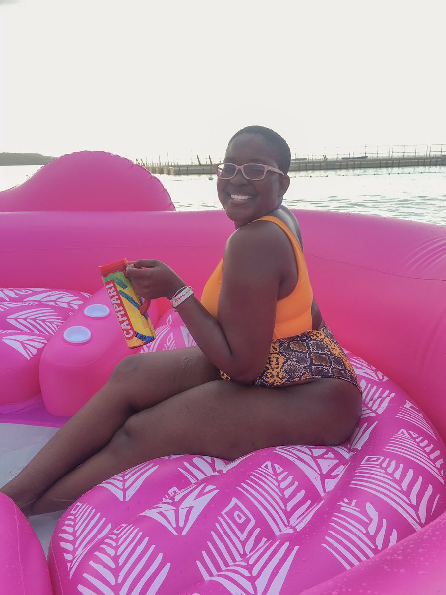 denillerene_'s tweet photo. Rock the float 🌊 #FOFJa. https://t.co/Z4wBm1T97f