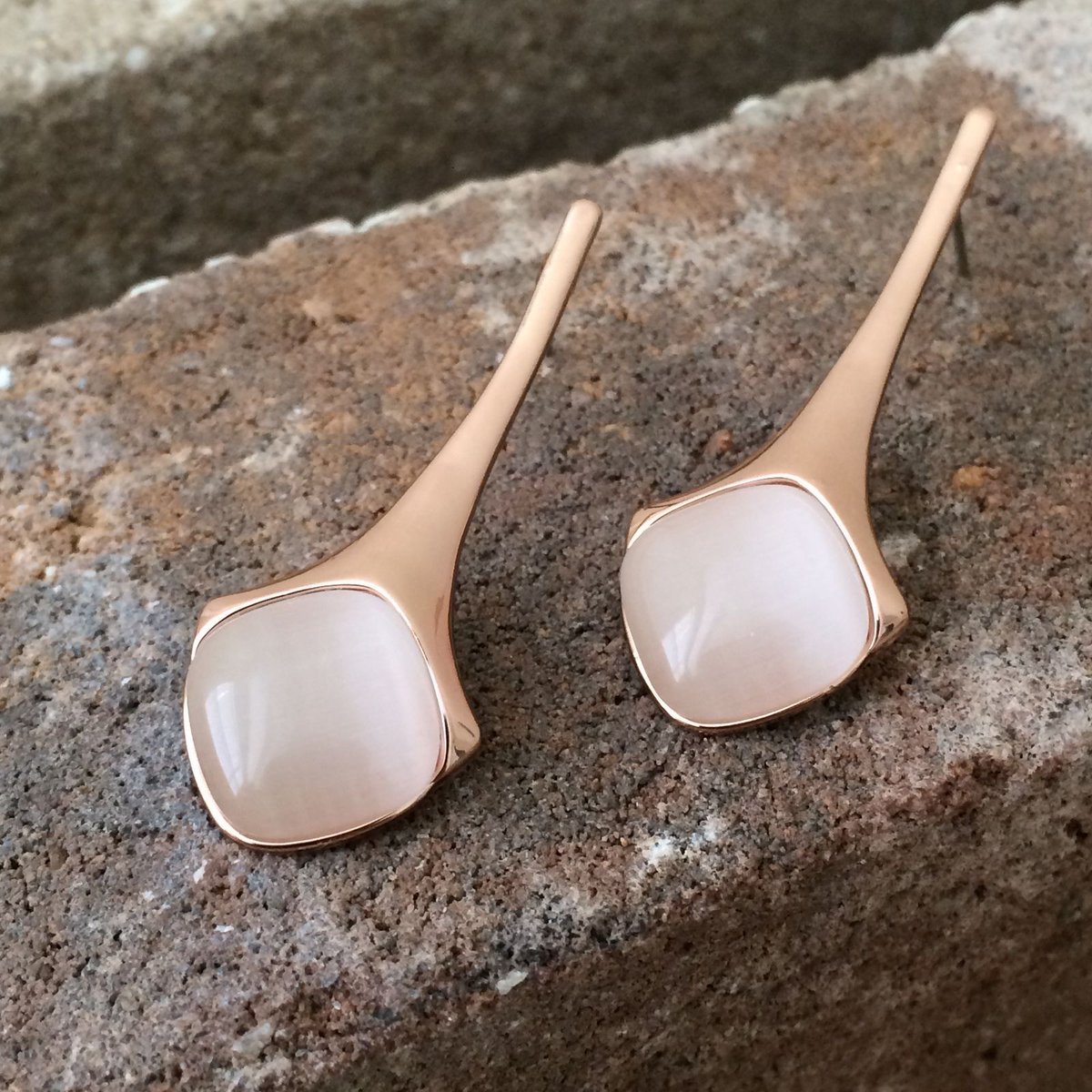 VpdcoViaBonanza's tweet photo. Long Earrings | 14K Rose Plated | Vintage Style https://t.co/8eUt6kC65D Shop Online via @bonanzamarket | Easy to Wear &amp; Love | Try us…You will be pleasantly surprised |  #bonanzamarket  #moda #fashion #looks #style #seattle #oregon #nevada #idaho #utah #vpdco https://t.co/tTi7HHhkyX