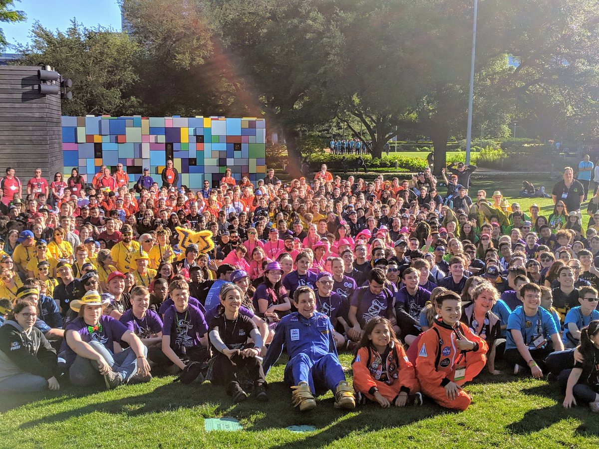 FIRSTinFlorida's tweet photo. The Florida team picture in Houston. https://t.co/RYaBcv44TW