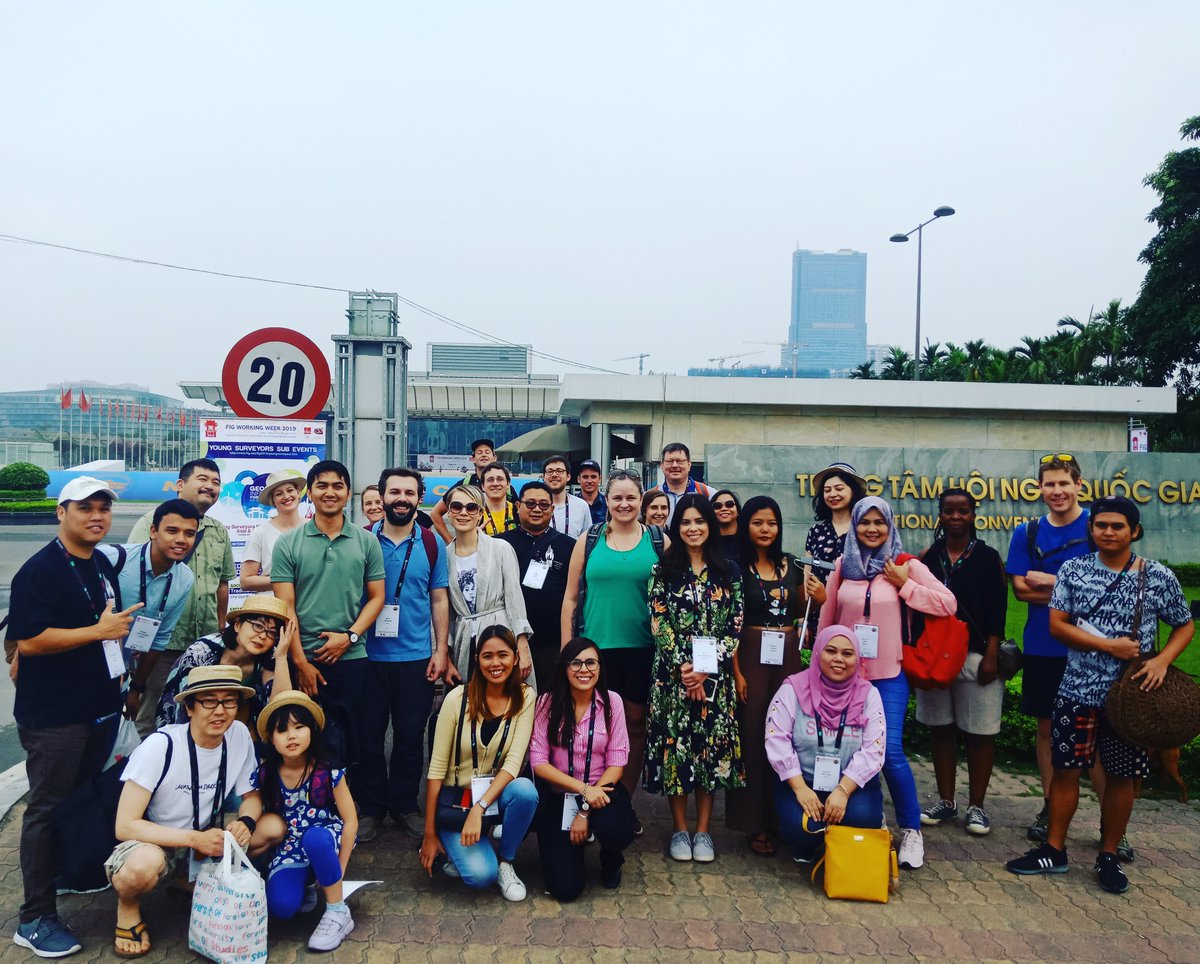 fig_young's tweet photo. It's time to have more fun! Jump out from the boring lecture room, we are now heading southwards to the Tam Coc and Hua Lu. Going to visit the "Inland Halong Bay", one out the UNESCO heritage site in Vietnam.
#3YSAPM
#FIGYSN
#FIG2019 https://t.co/Z9h4YOO7bp