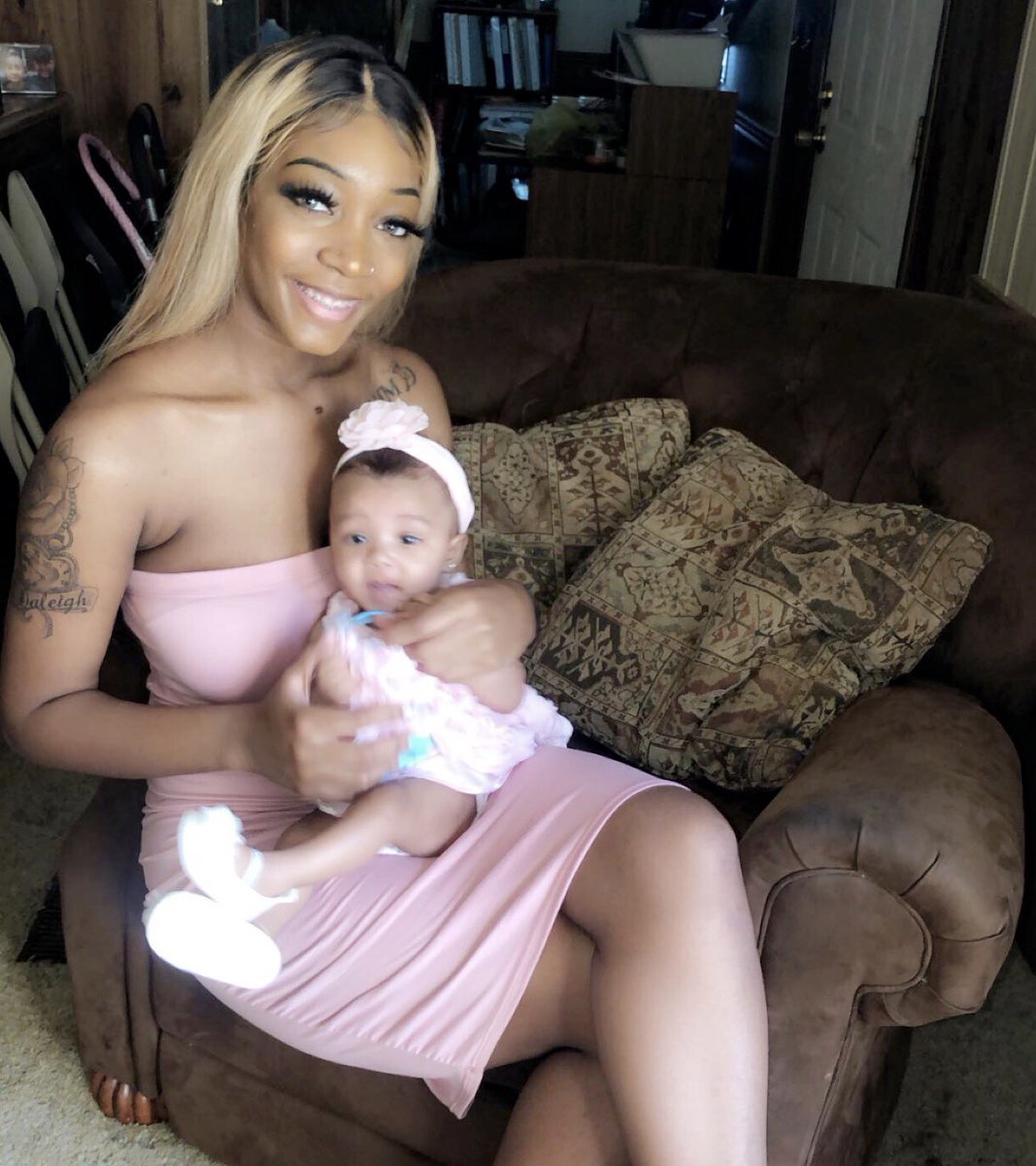 _adore_destiny's tweet photo. Daleigh’s first easter💓😍 https://t.co/ax8yj6wasn