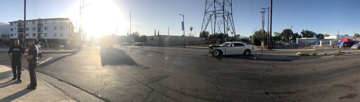 ScarletLark's tweet photo. Massive head-on collision in Reseda! https://t.co/9XGlGzcorH