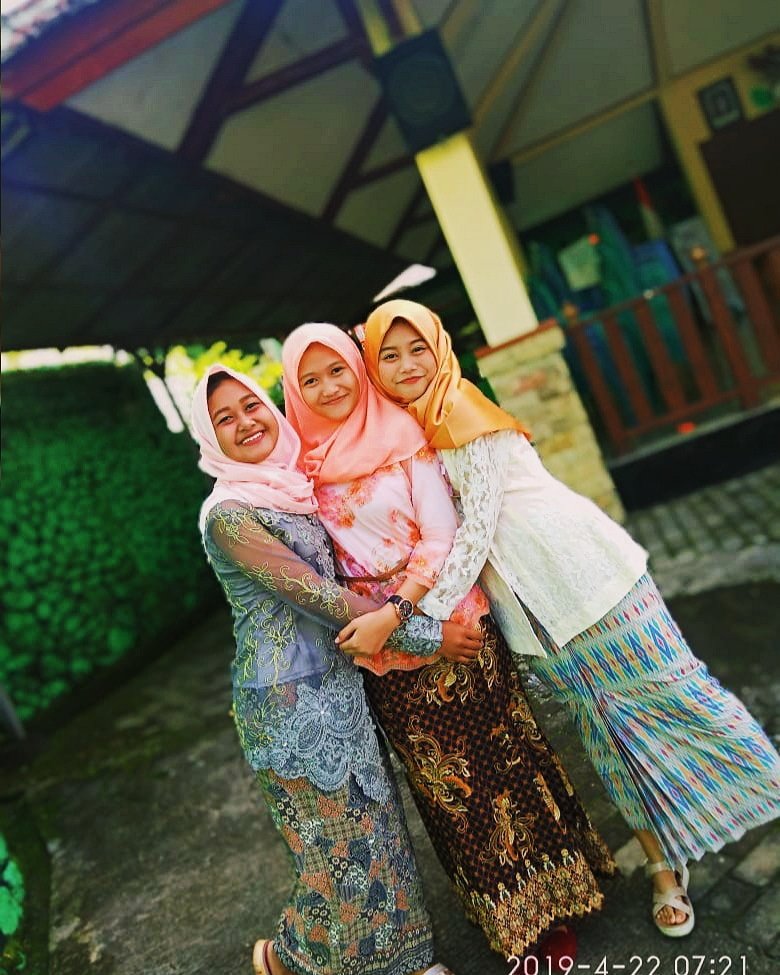 choirusha's tweet photo. Senin semangat💕
Kartini indonesia https://t.co/ryqOX41KV9