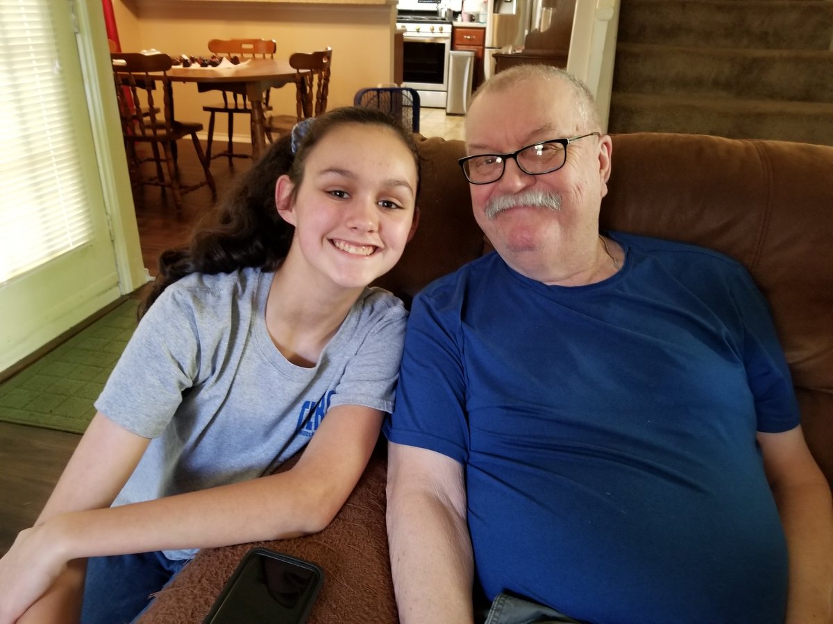 kimfrog2's tweet photo. Love that Emerson has such a close bond with her grandparents! We really enjoyed spending Easter ππ₯with them today! Also β€ that Emmy and my mom made chocolate covered strawberries π«ππ€ Such a great day with family. #greatkid #family #weatesomuch https://t.co/oBZOPolosr
