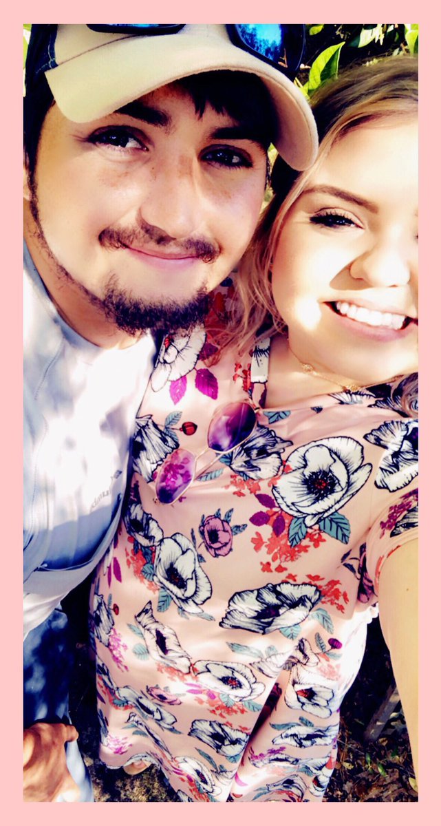 tristanblake18's tweet photo. There’s no one else I’d rather do life with #EasterSunday ✝️🐰💕 https://t.co/OELARyX8xU