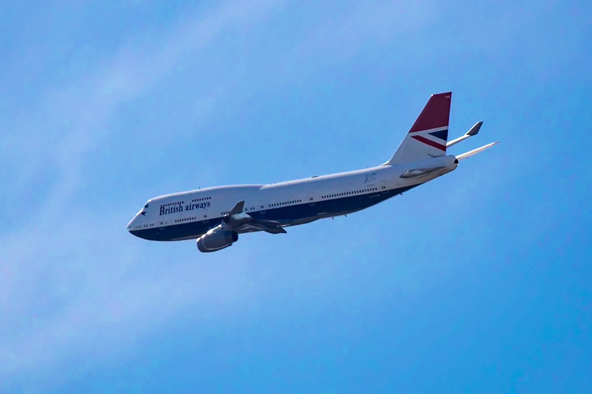 LeadingWithGuts's tweet photo. Earlier this evening, The Queen approaching @JFKairport #BA177 G-CIVB Negus Livery @British_Airways #B747
@NYCAviation @AirlineFlyer @iLove_Aviation @jumbo747pilot @CanonUSAimaging #AvGeek #planespotting #jfkplanespotters https://t.co/R8vpFi6sJu