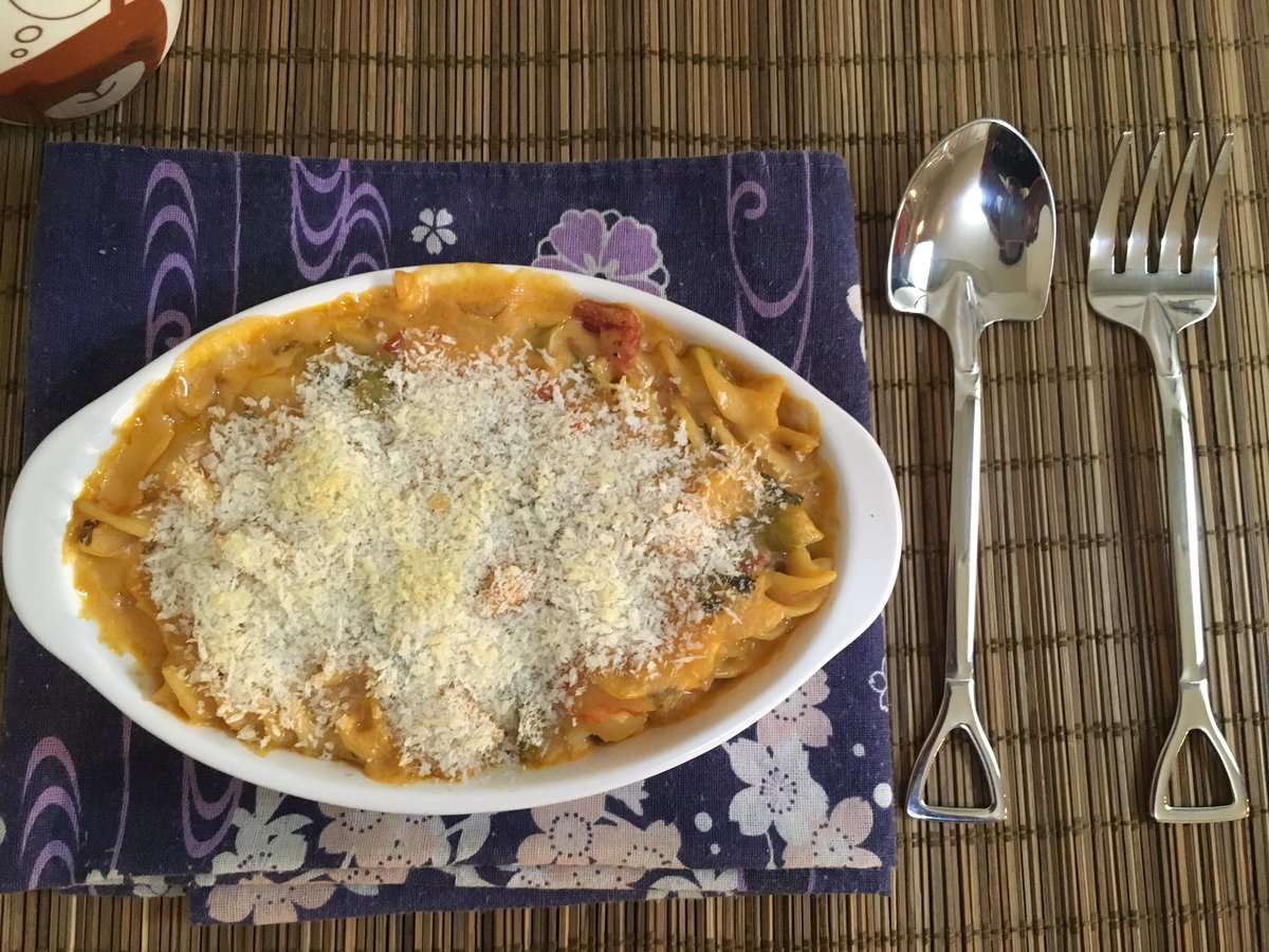 Yuzu79092625's tweet photo. Tomato cream pasta gratin. I made this dish mostly the leftover vegetables in my fridge. It turned out very delicious. I can never under estimate the power of leftovers 😋 https://t.co/vHlRRUQWYU