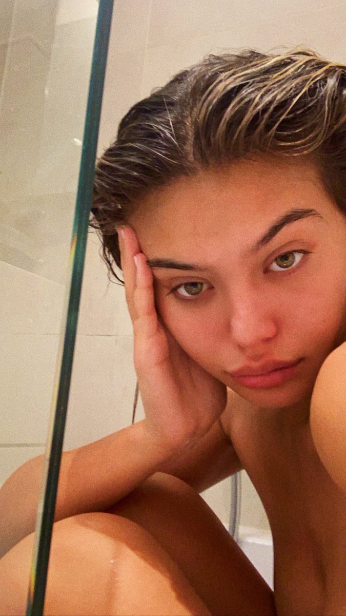 —Late night shower...

#FreeRol