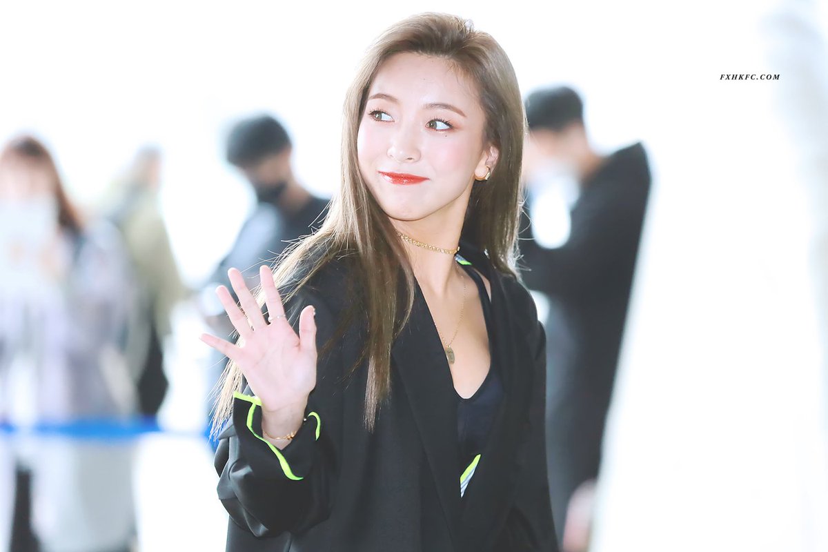 f(x) Hong Kong tweet media