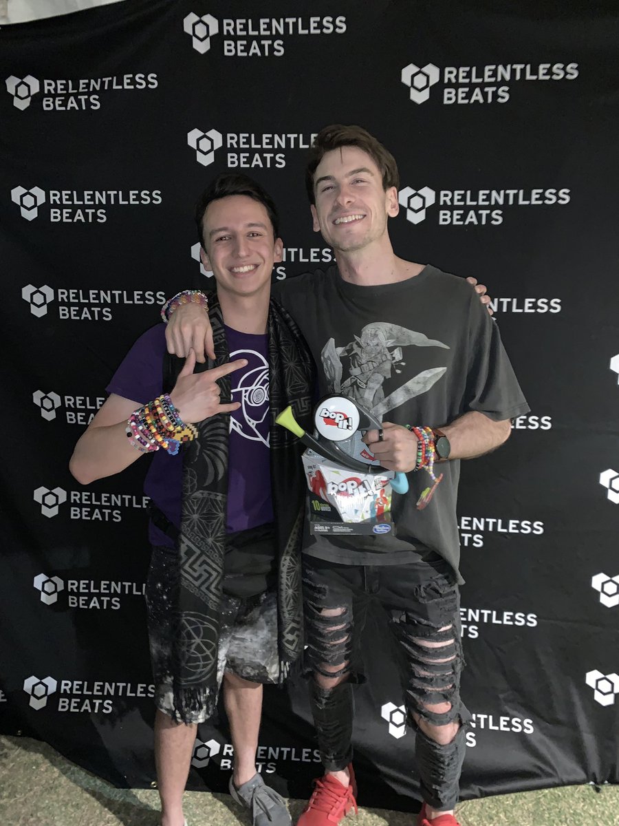 djsae's tweet image. Got to give @blankemusic a Bop It and finally experience one of his sets!! Awesome meeting you last night!!🙏🏼