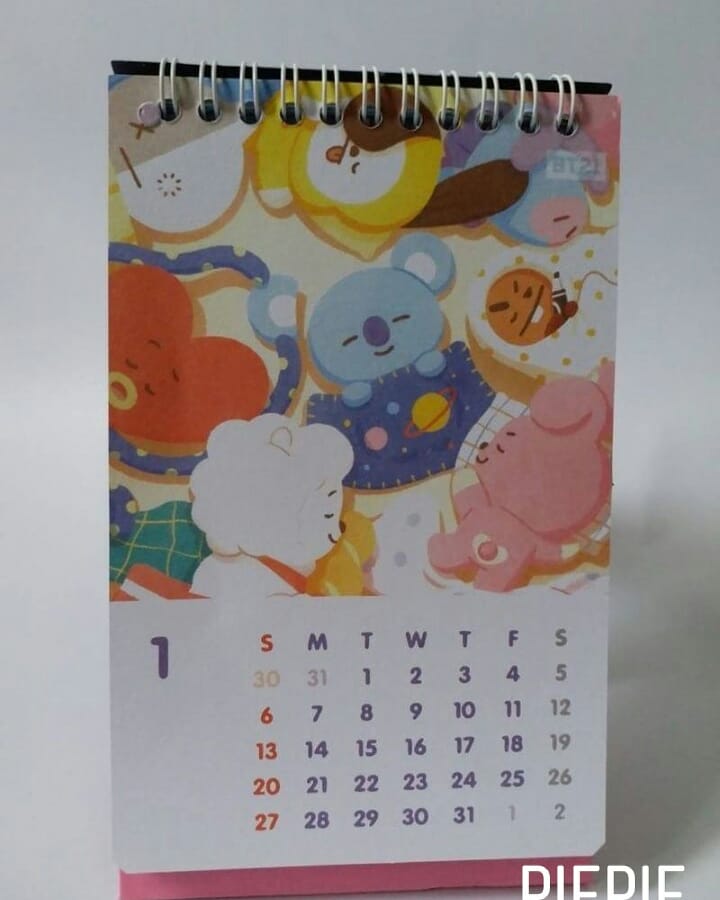 ArmyisMeeeeeeee's tweet photo. #พร้อมส่ง 

📆📆ปฏิทิน BT21 2019 📆📆

ลายน่ารัก ปฏิทินอ่านง่ายไม่ลายตา ได้ไปแล้วรับรองว่าไม่ผิดหวัง 💯

#bts #ตลาดนัดรถไฟบังทัน #ตลาดนัดบังทัน #army #ถูกและดี #คิมนัมจุน #คิมซอกจิน #มินยุนกิ #จอนโฮซอก #ปาร์คจีมิน #คิมแทฮยอง #จอนจองกุก #bts #เป๊กผลิตโชค #kookv #Moonlightmoments https://t.co/FLxksxWfaU