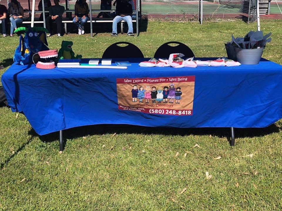 wavelwellsdds's tweet photo. We hope everyone is enjoyed Easter weekend!! Our team had a blast this morning at Fort Sill’s Easter Egg hunt 🐰🥚🎀🦷 
#easter #wavelwellsdds https://t.co/DKngeSkJkc
