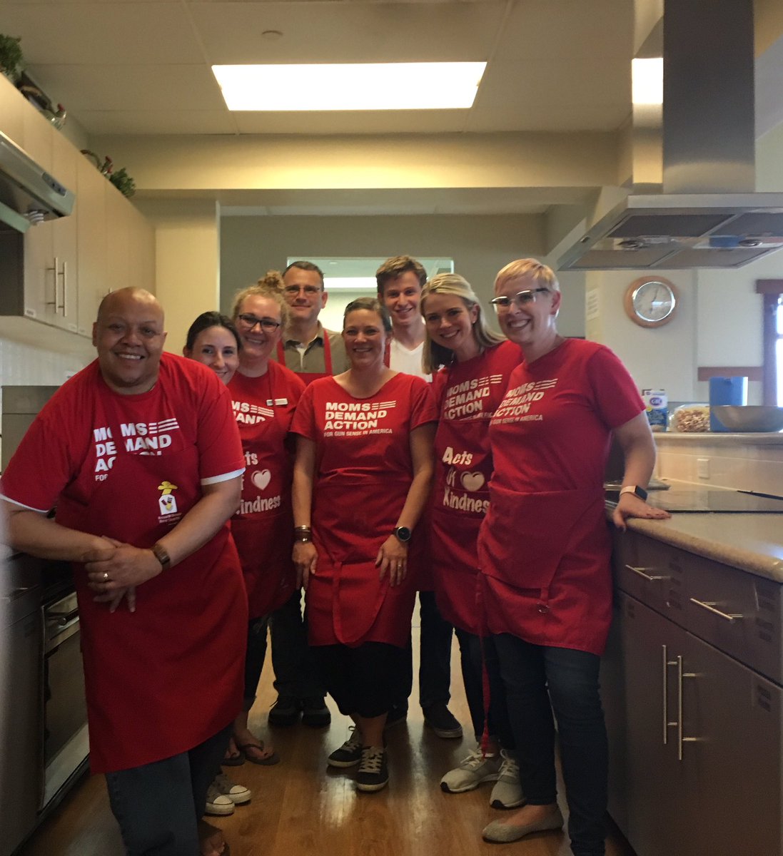 philanthro303's tweet photo. Because #Columbine20 deserves more than one day of service. Day 2 of @MomsDemand #HonorWithAction  #ColumbineServes at the Ronald McDonald house! @AuroraGunSense https://t.co/AGbCFTyogn