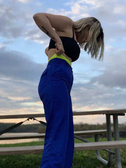 4 pic. i bought these new pants (courtesy of angel) and they are definitely not my normal attire and
