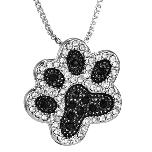 TheCaeo's tweet image. So good I had to share! Check out all the items I'm loving on @Poshmarkapp from @IronCowgirlBree @rachel6337 #poshmark #fashion #style #shopmycloset #lee #maurices: posh.mk/NCyK08vmLV