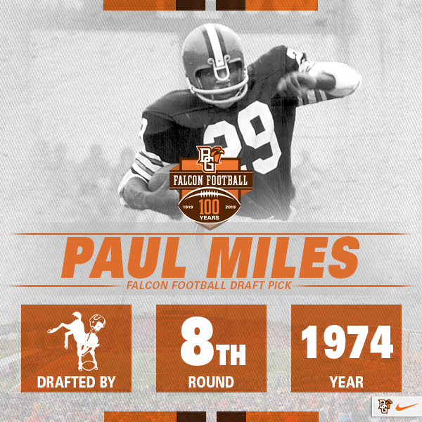 BG_Football's tweet photo. Paul Miles is the only player to ever have his number retired at BGSU. He was just the third player in college football history with three straight 1,000-yard rushing seasons. #BGNFLDraft https://t.co/U94Uj9Gawo