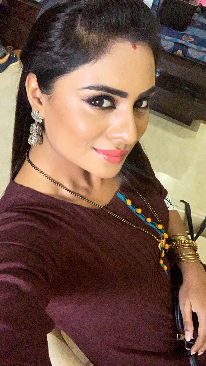 Priya Karnan 🧚‍♀️ (@miss_maayamma) on Twitter photo 