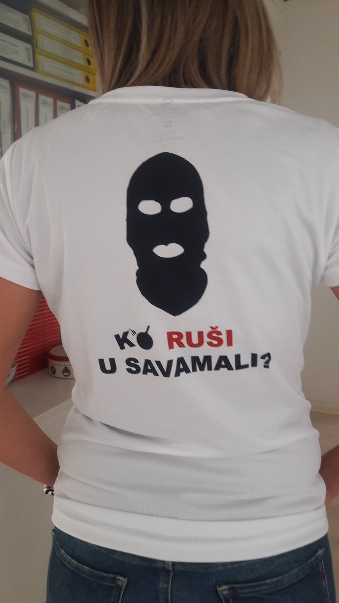 Ann_Novakovic's tweet photo. Ne samo na Tviteru, ulici i konferenciji, pitanja su na leđima i grudima!!
Ko (ne) ruši?
Hvala @alecze85 :) https://t.co/7ZTDZNpXuU