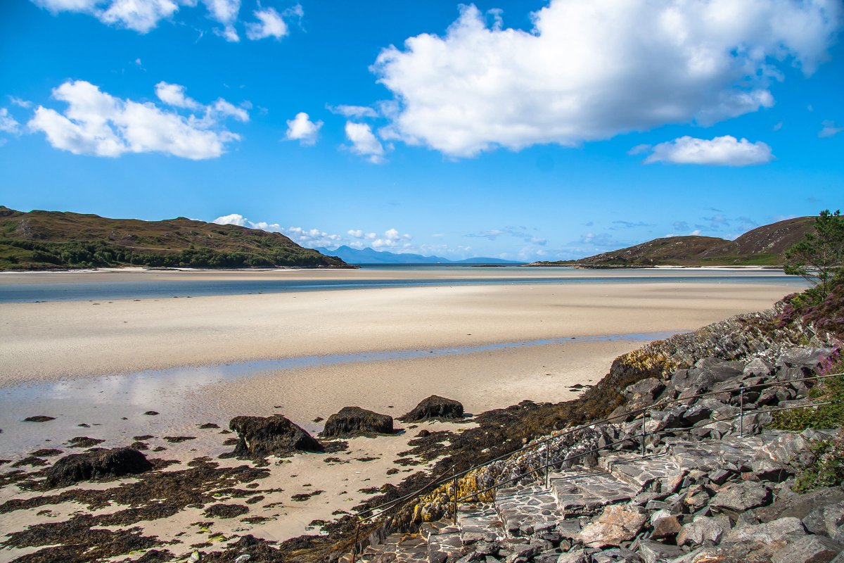 sailscotland's tweet photo. Scotland - home of #LegendarySailing and some of the best beaches in the world!* ๐๏ธ
Discover them for yourself at https://t.co/Hb5LFHMCLX
๐ Silver Sands of Morar, West Coast
* Sunshine (obviously) not guaranteed! ๐ https://t.co/uC3nYC31fC