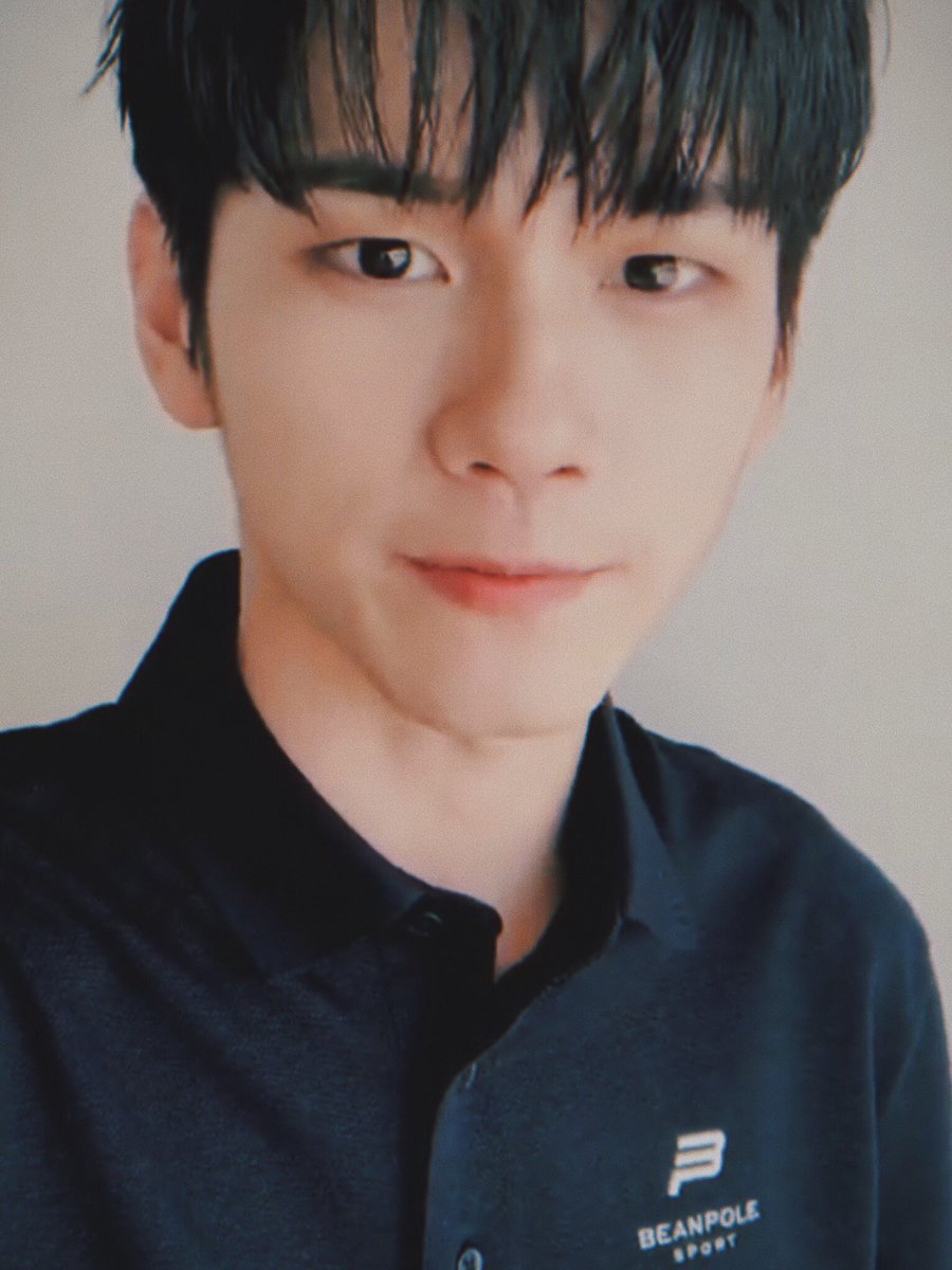 ongshot's tweet photo. 👇🏻👆🏻

#옹성우  #ONGSEONGWU https://t.co/mCVVdw7mck