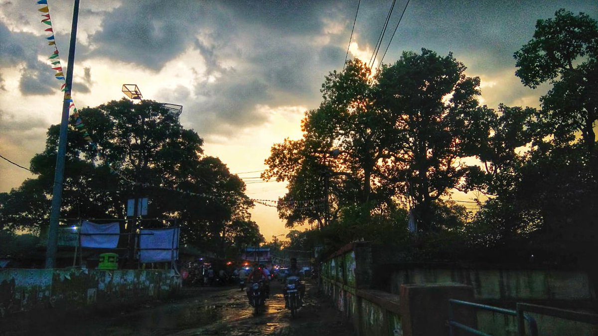 scaryonTweets's tweet photo. When everyone is searching for other planets to live.

I look forward to stay and love the earth and its surroundings.

It's not a planet but a living mass full of life.

#EarthDay #quotesoftheday #life #snapseed @googlesnapseed https://t.co/NItO3irf6v